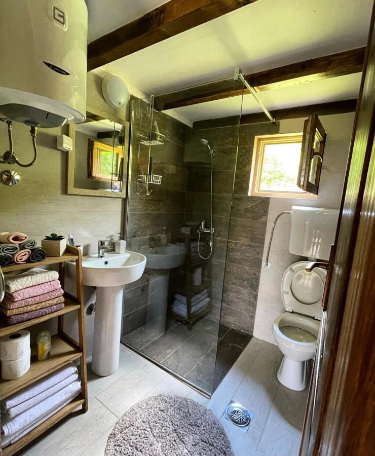 Cabin House Dubovik Цетинє Екстер'єр фото