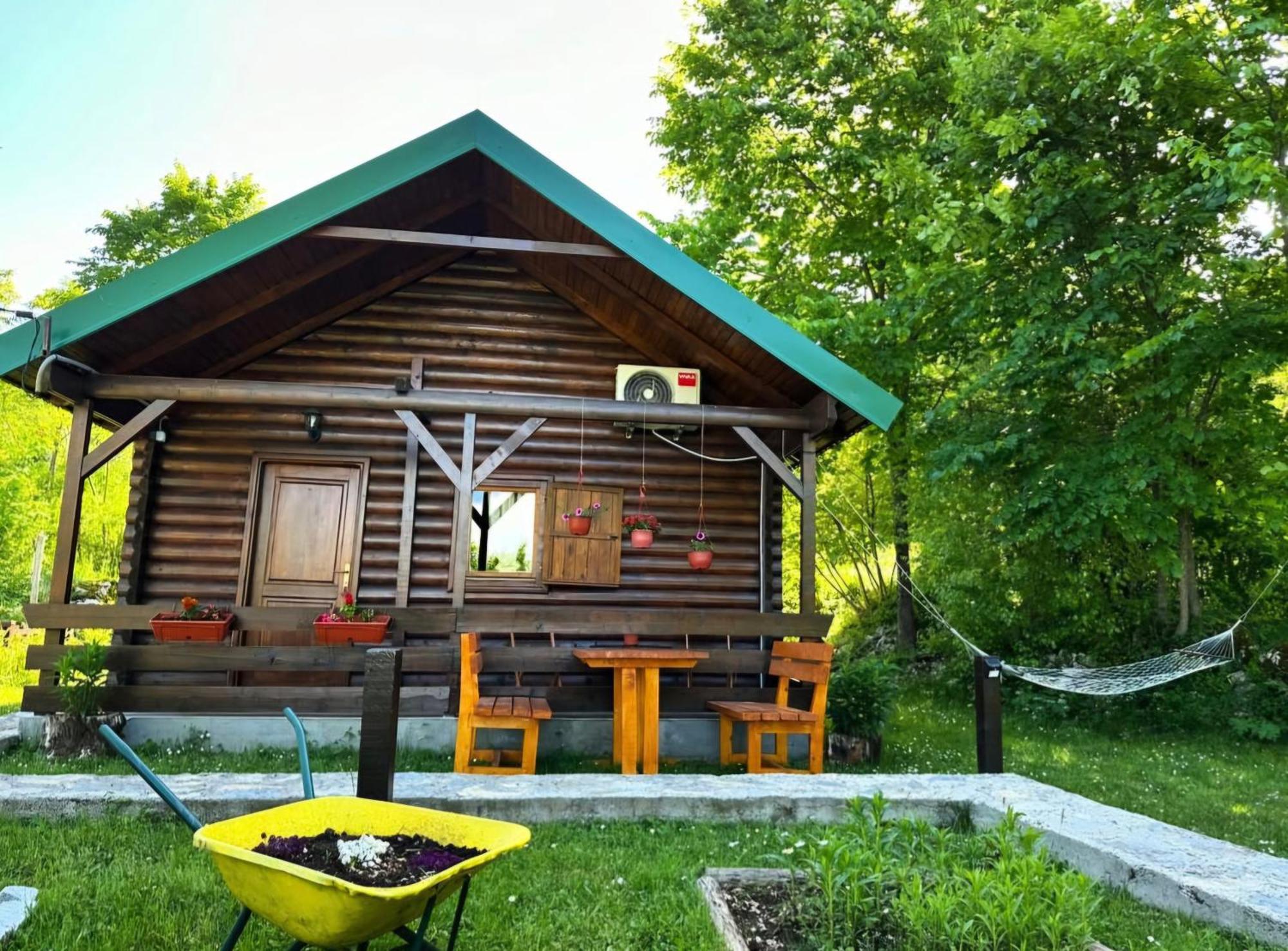 Cabin House Dubovik Цетинє Екстер'єр фото