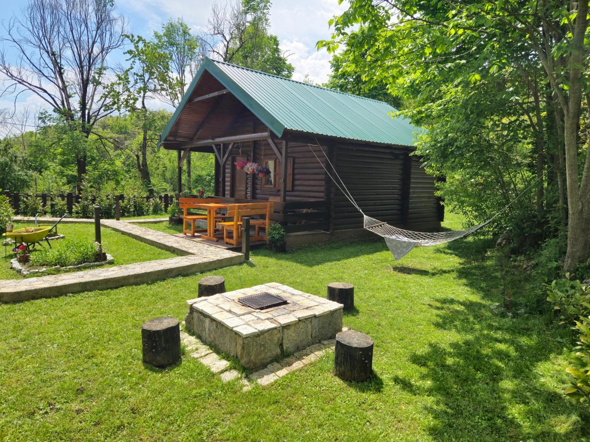 Cabin House Dubovik Цетинє Екстер'єр фото